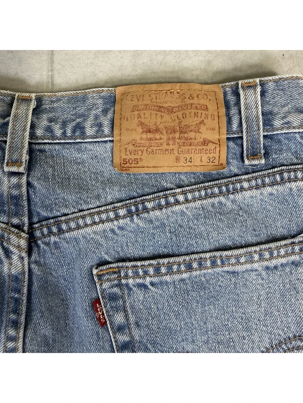 Vintage 90s Levi's 505 Jeans Mens 34x32 Blue Light Wash Regular Fit Straight USA